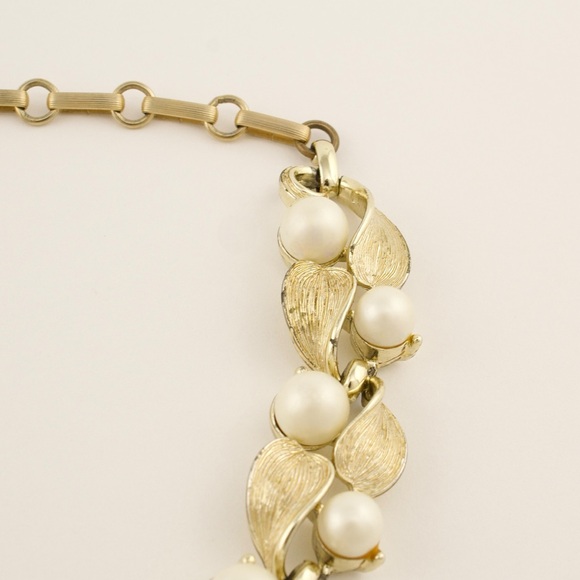 Vintage Lisner Faux Pearl Collar Necklace Gold Tone Retro Mid-Century - Picture 6 of 10